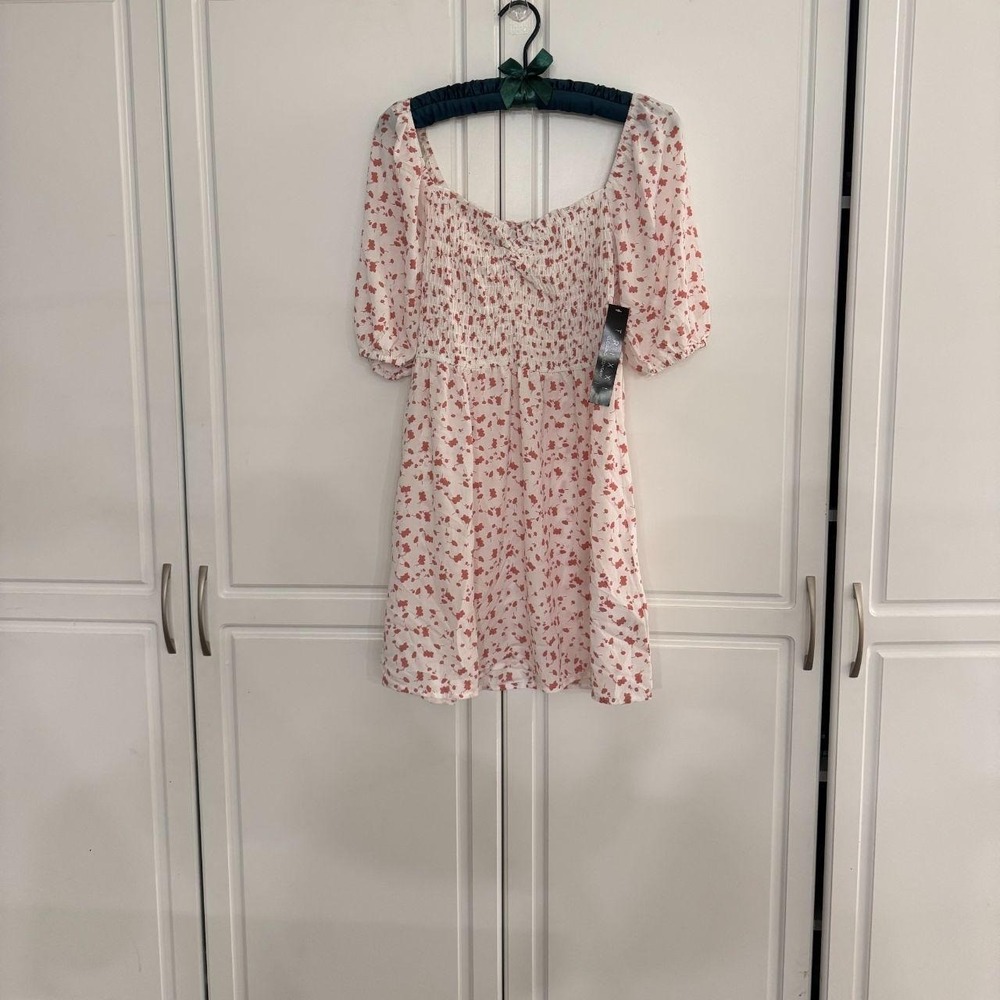 Trixxi Clothing Company Women's Smocked Floral Dress Size Medium NWT